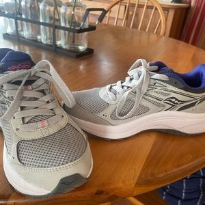 Saucony cohension running sneakers